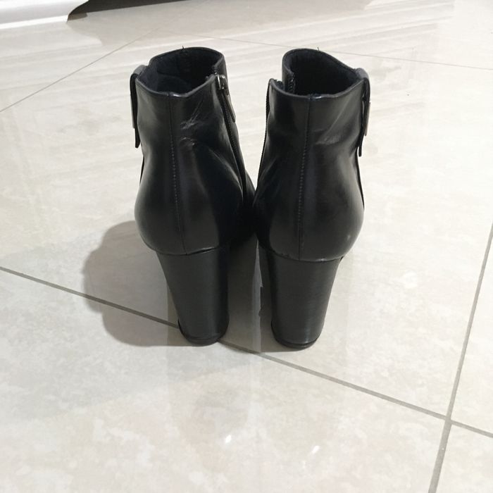 Ghete din piele naturala, talpa ortopedica, marimea 38