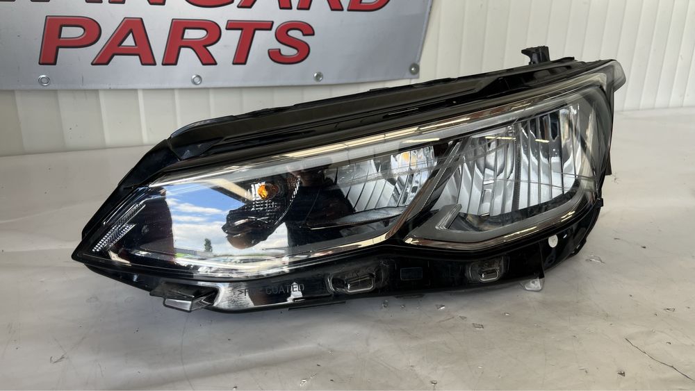 Ляв и десен фар VW Golf 8 2020-