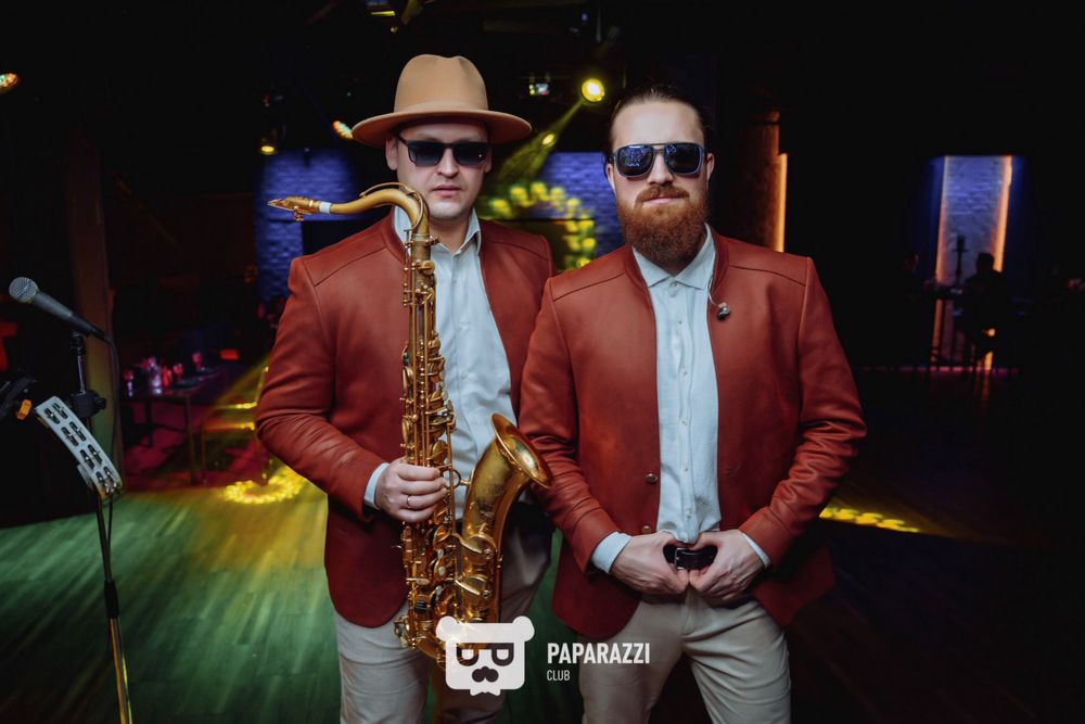 Живая музыка,Дуэт Саксофон Вокал,на меропиятие. Саксофонист и Певец