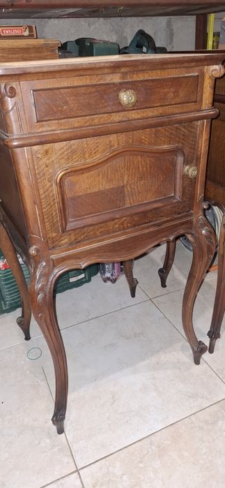 Барокови нощни шкафчета