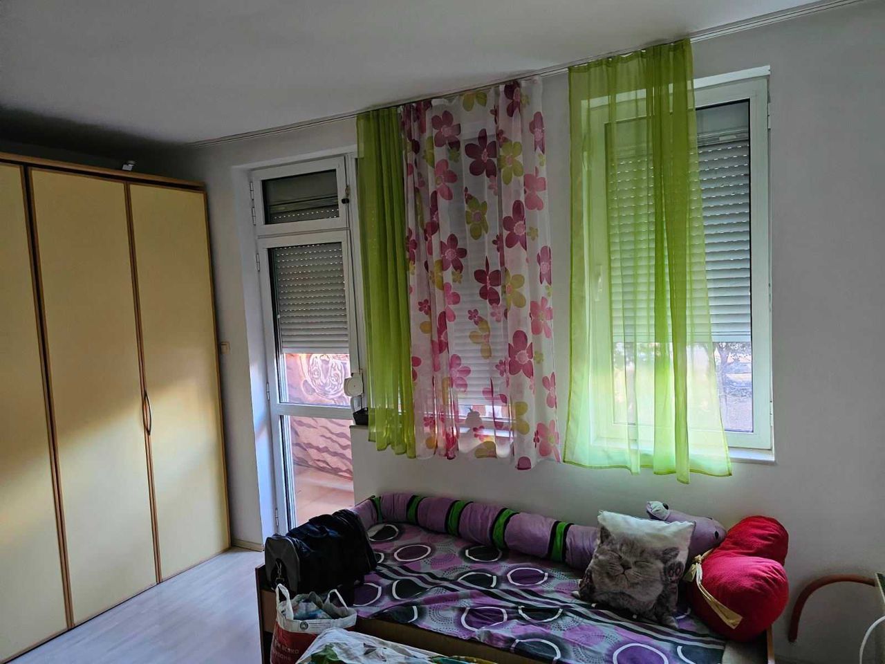 Дава се под наем Двустаен апартамент в Пловдив, Тракия - 80 кв.м за 382.5 € - Снимка #1