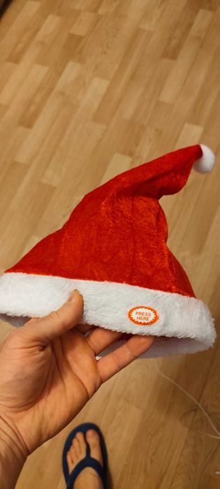 Caciula muzicala si dansatoare de Craciun