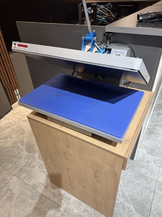 Термопресс для переноса изображения на ткань. Состояние хорошое.