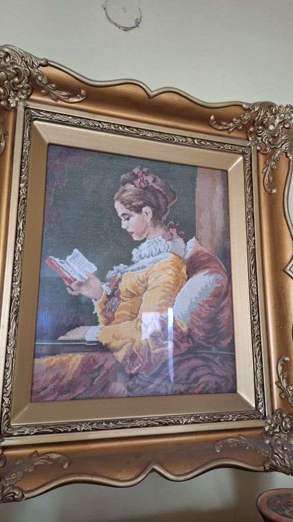 Гоблен ' Момичето с книгата'