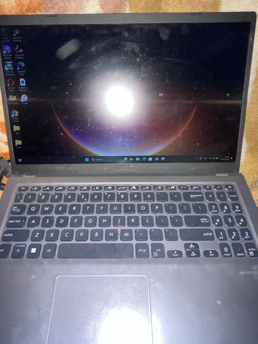 Se vinde laptop ASUS