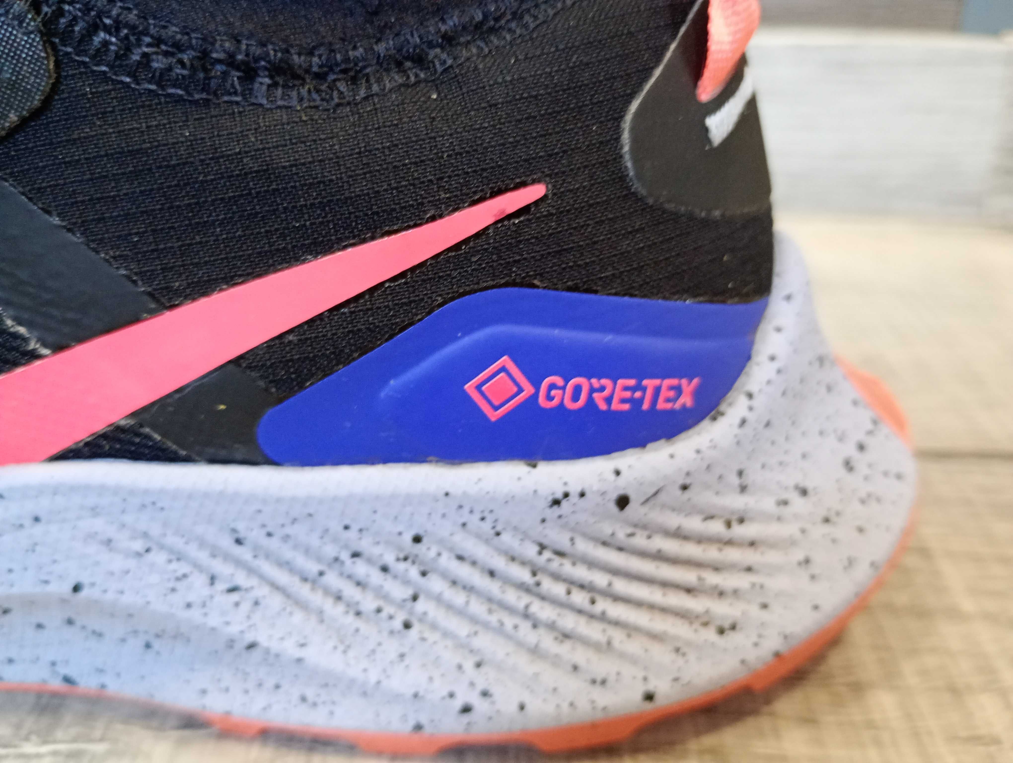 Nike Pegasus Trail 3 Gore Tex номер 40 стелка 25,5 см.