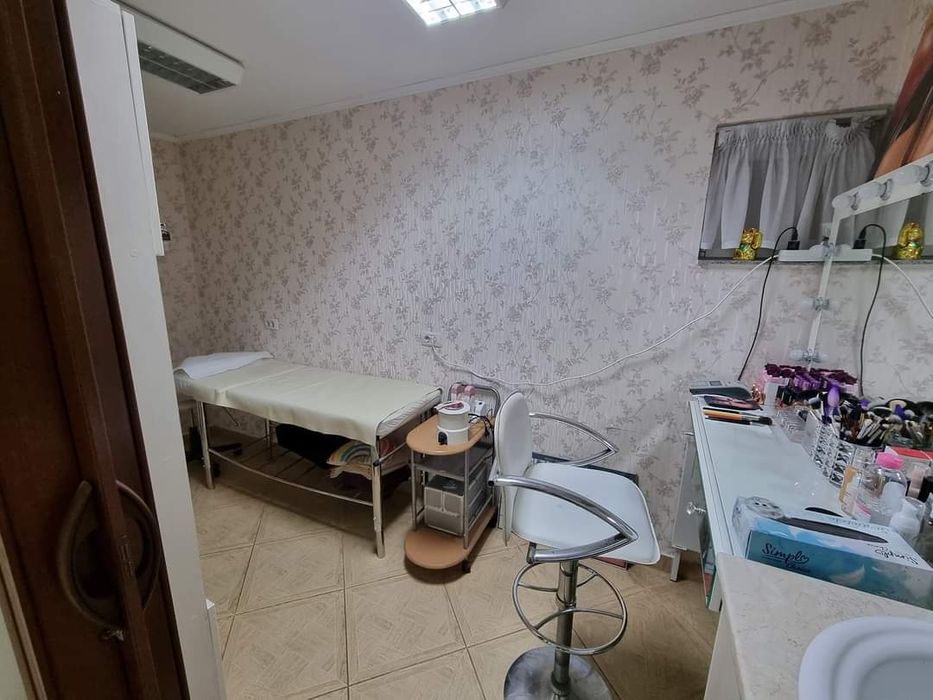 Închidere posturi de lucru salon cu 13 ani vechime