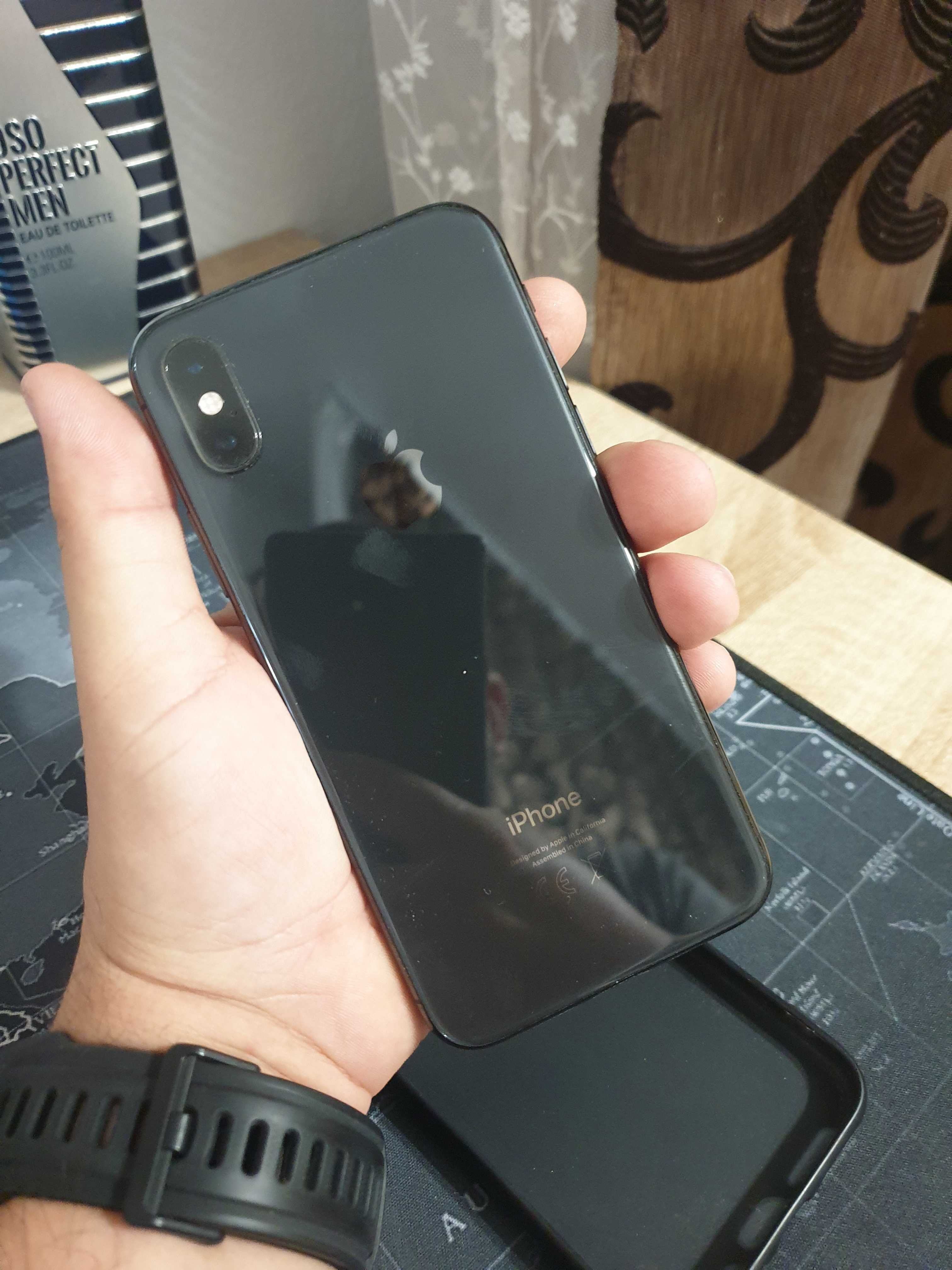 Vand telefon iPhone XS