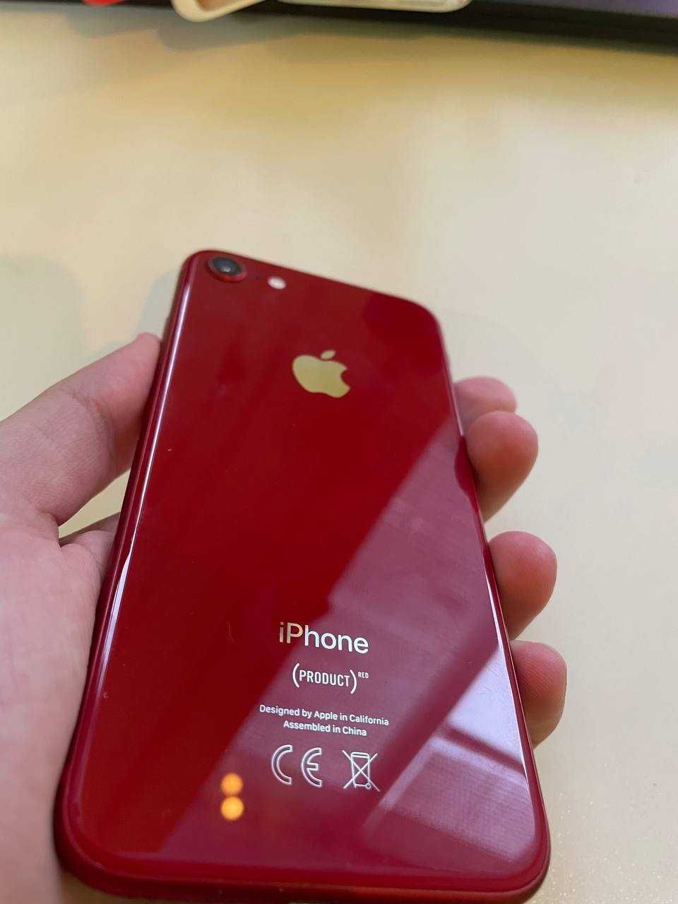 Продаю iphone 8 red 64Гб в идеальном состоянии