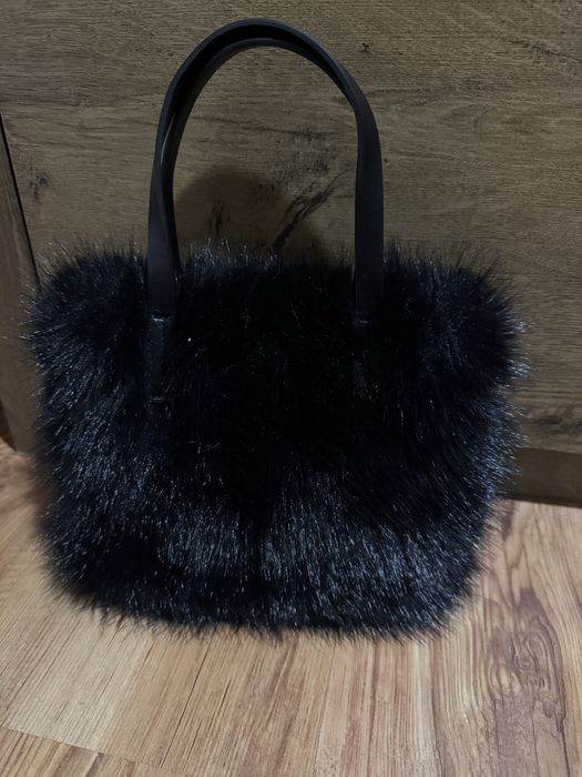 Малка пухена чанта