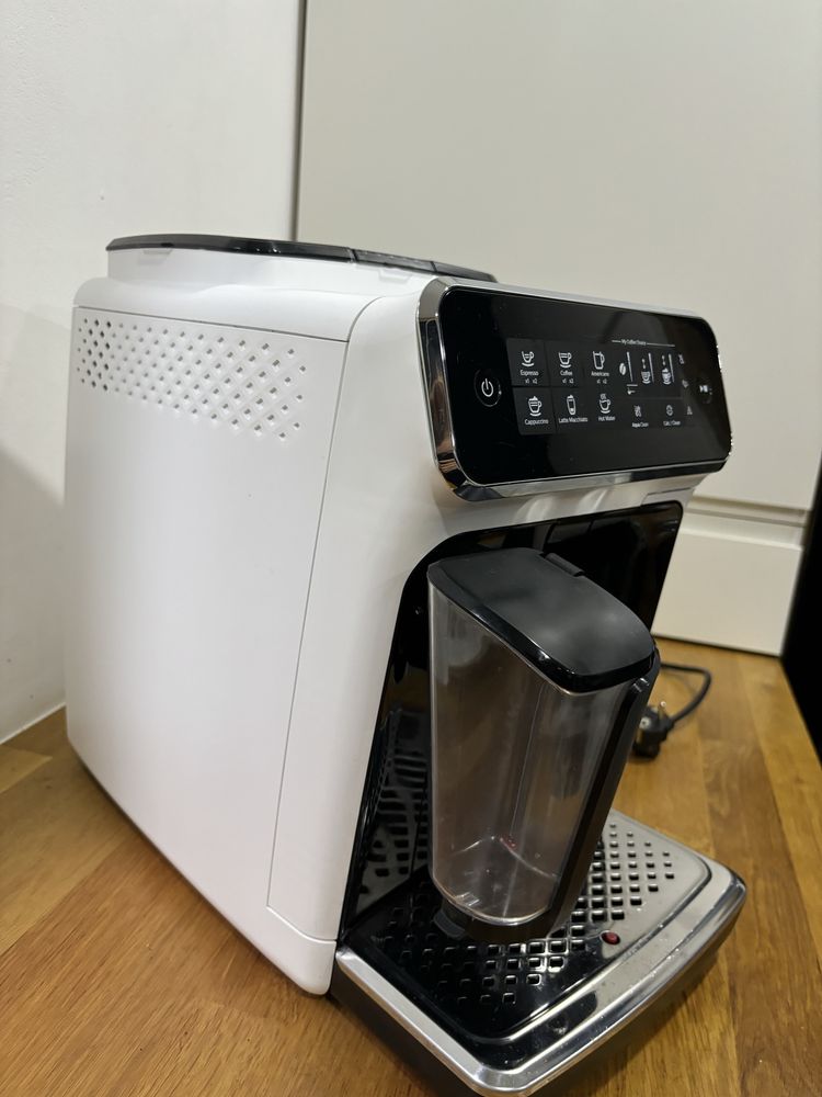 Espressor automat Philips EP3243/50, sistem de lapte LatteGo