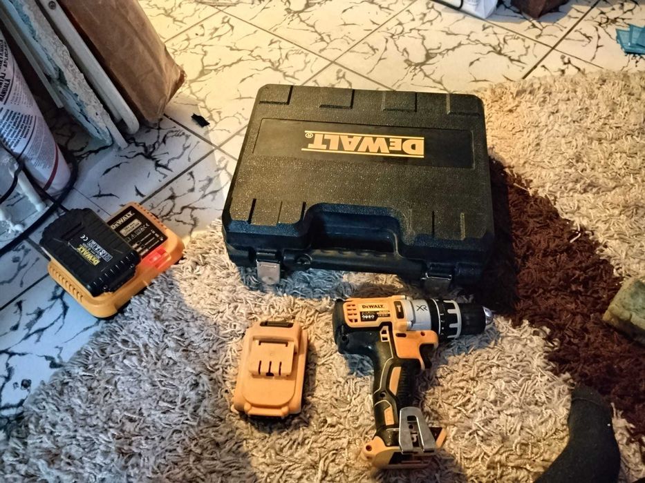 Dewalt autofiletanta DCD791 36V noua in geanta de plastic