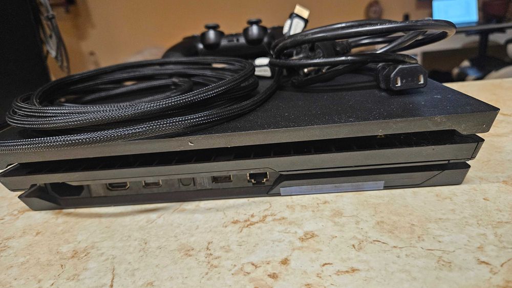 PS 4 PRO memorie 1000GB