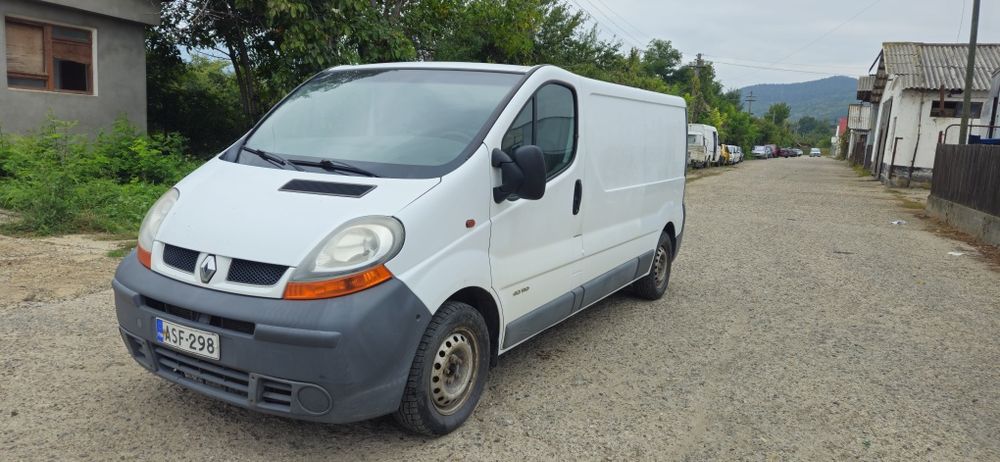 Renault trafic 2.5 diesel 6+1  140 cp