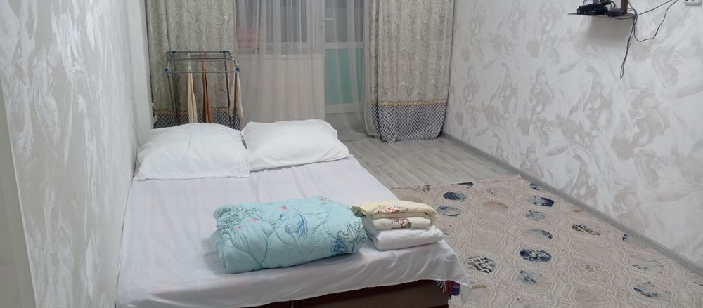 Суточные  однокомнатная квартира сдается. В районе Сырзавода.