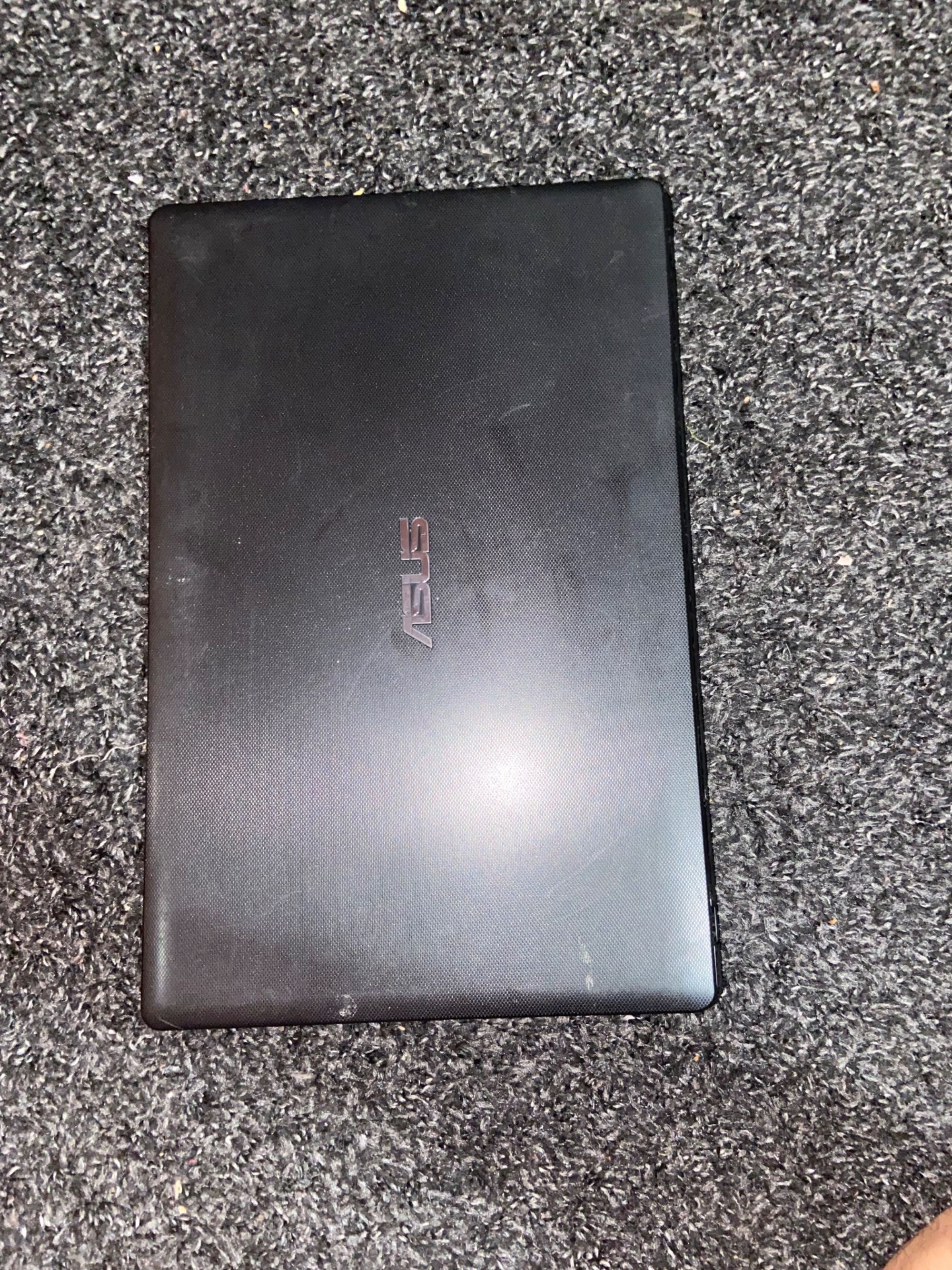 Laptop Asus i3 Nvidia 710