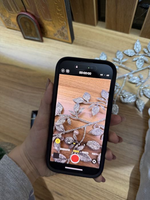 Iphone 15 Pro- pachet huse+ cablu