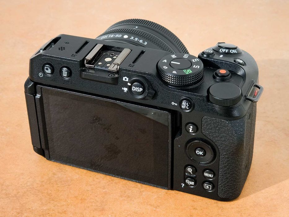 Nikon Z30 + обектив Z DX 16-50mm VR