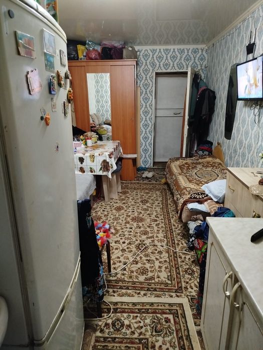 Продаётся комната по Саина 28