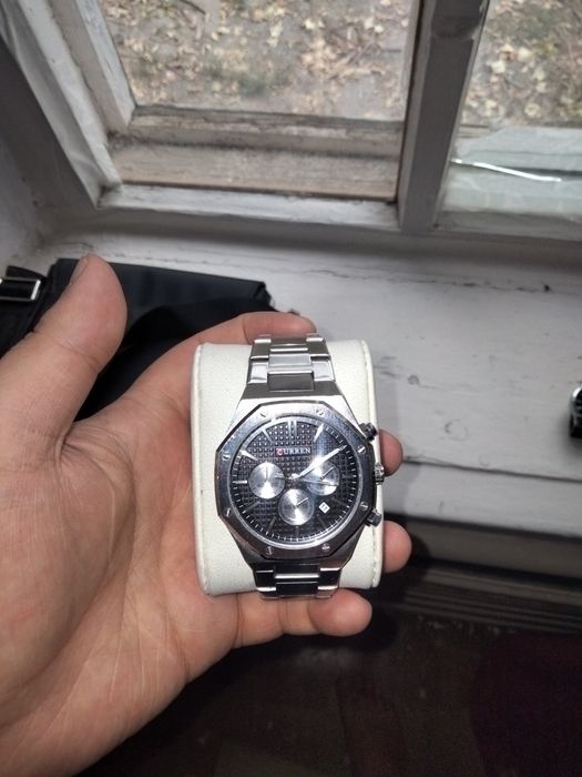 Продам часы CURREN