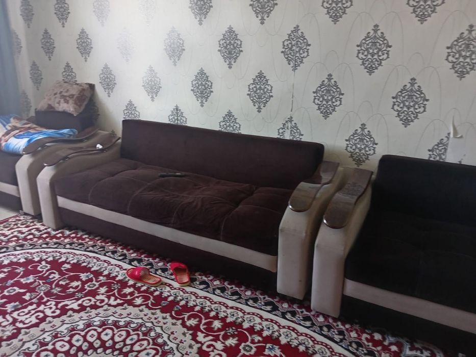 Продам диван срочно