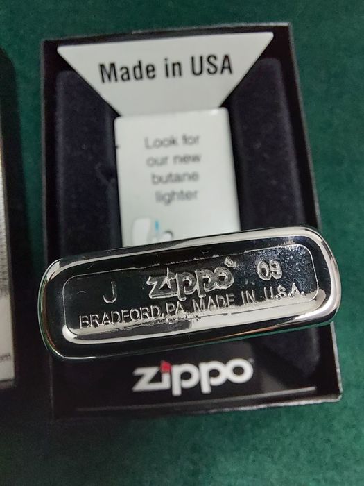 Bricheta Zippo slim originala an 2009
