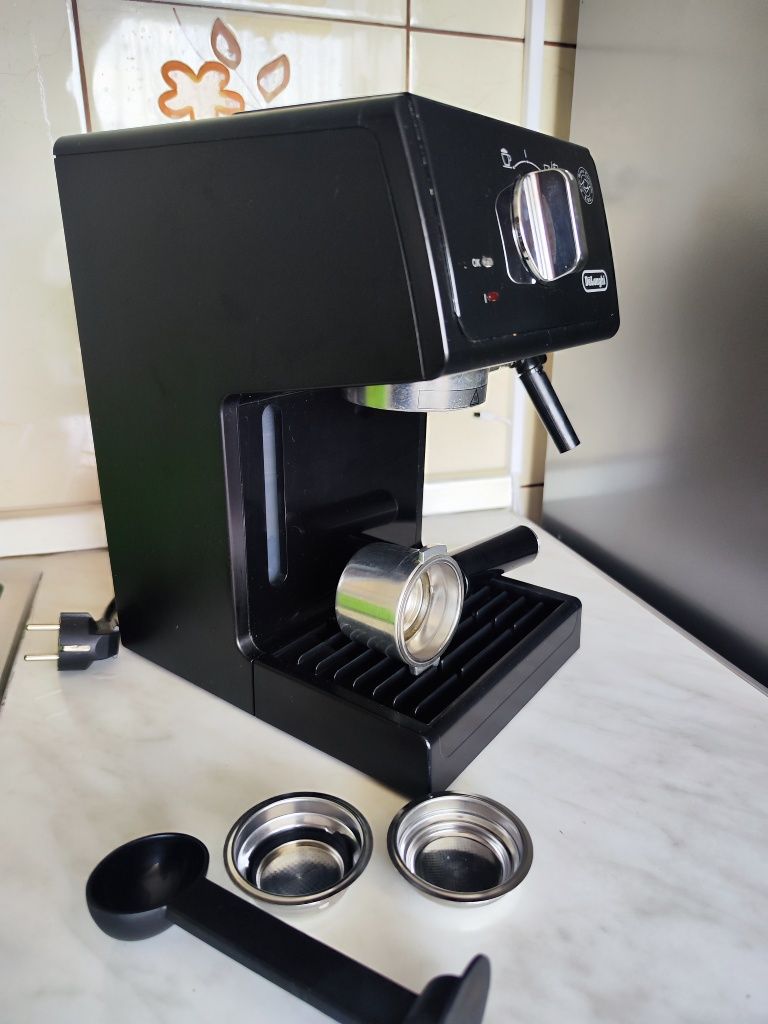 Expresor DeLonghi