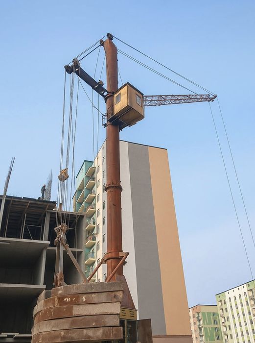 Башенный кран...