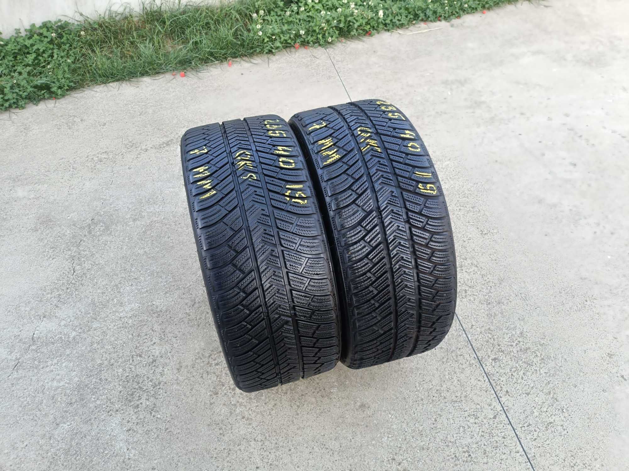 Doua anvelope iarna 235 40 19 Michelin Pilot Alpin PA4 profil 7 mm