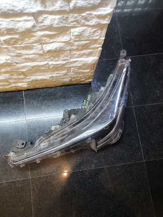 Far stânga full led adaptiv toyota corolla e210 hatchback combi