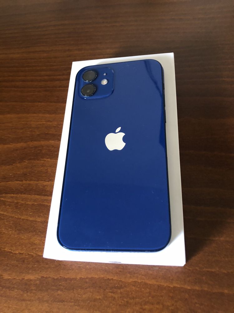 iphone 12 син/blue 128 GB пълен комплект плюс кейсове по избор