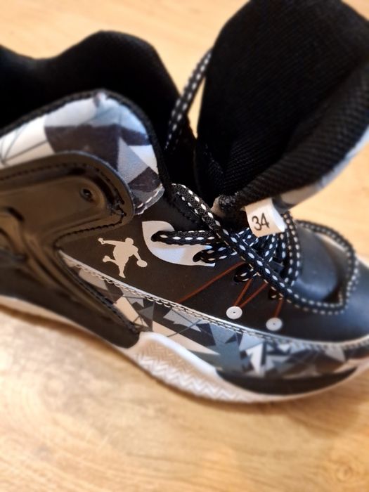 Ghete noi , tip baschet , mărimea 34