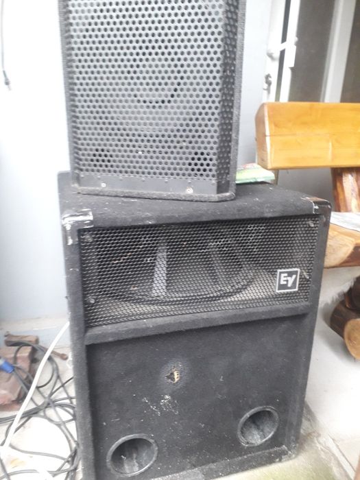 Vand 2 basi si 2 topuri