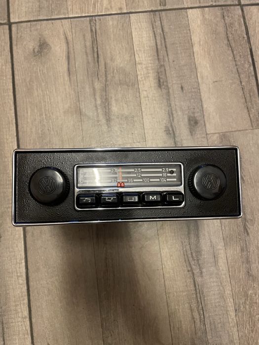 Radio Blaupunkt Emden VW Kafer, Bus T1 -T2 ,Karmann Ghia .