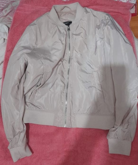 Продам розовый бомбер