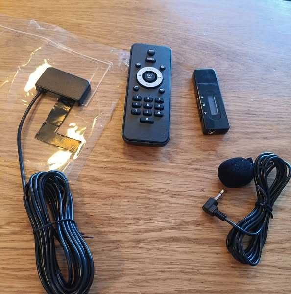 1 DIN Автомобилно радио с CarPlay / Android Auto и камера за заден ход