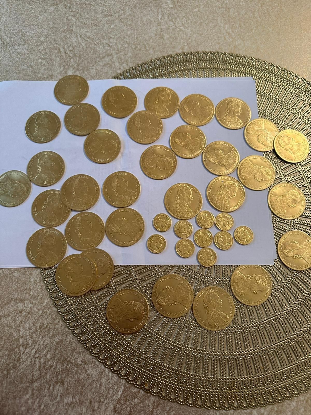 Vand monede suflate cu aur de 14k, pentru detalii sunați mă ‪[hidden