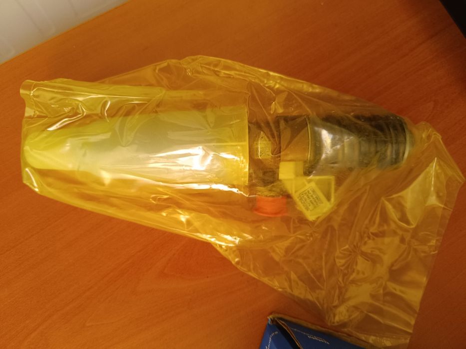 Помпа дюза чисто нова