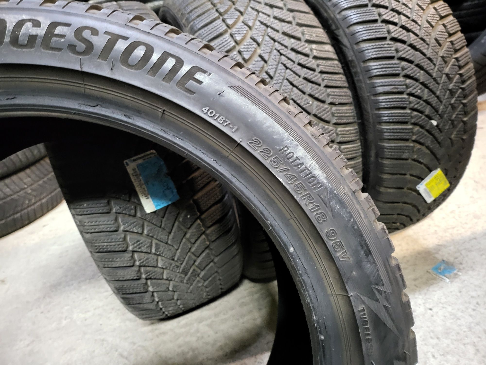 225/45/18 BRIDGESTONE 4бр