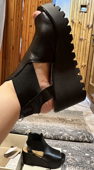 Sandale cu platforma NOI (marimea 37)