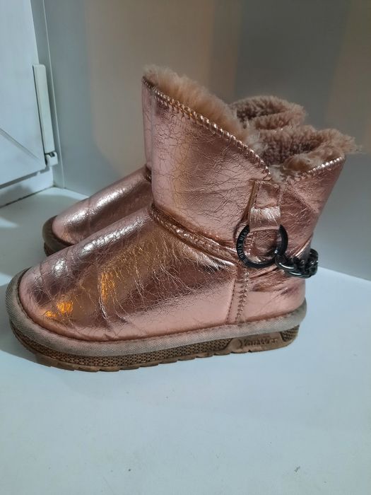 Срочно продам угги