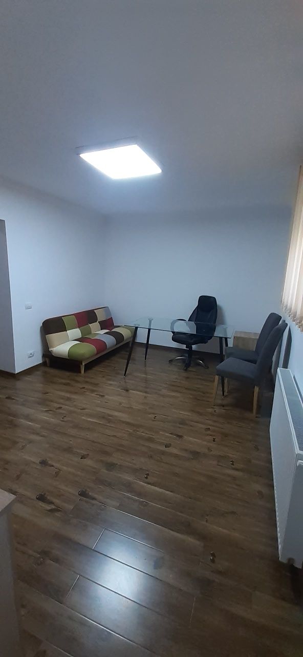 Proprietar, vand apartament 2 camere semidecomandat/ spațiu birouri