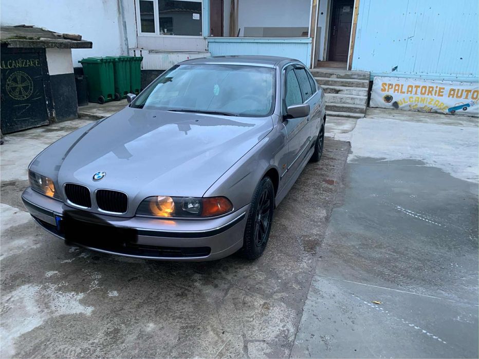 Vand BMW 5000lei sau schimb