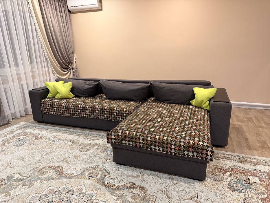 Продам диван темно-серого цвета