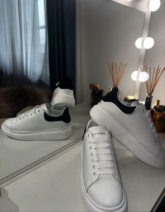 Alexander McQueen dama impecabili