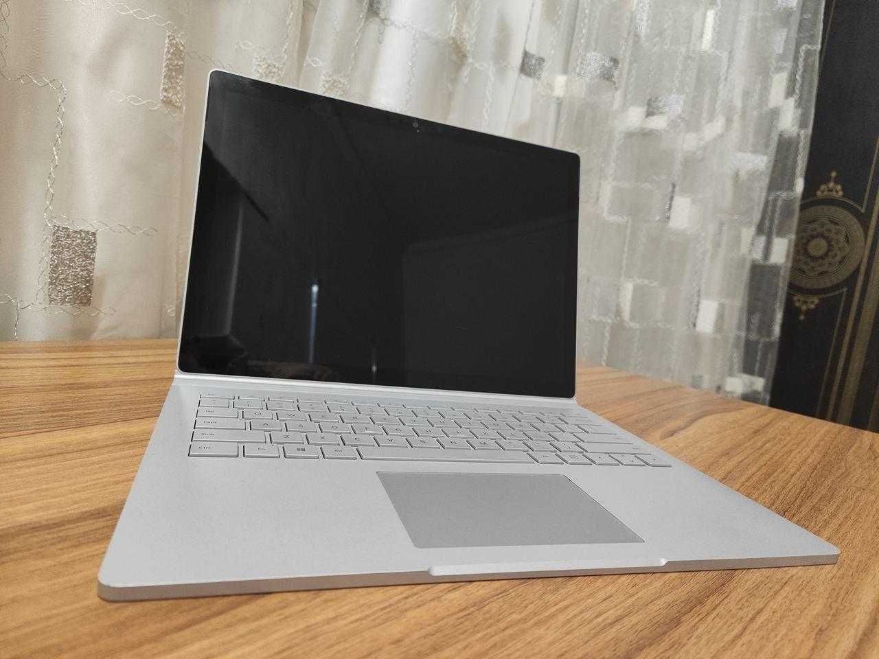 Microsoft Surface Book 2