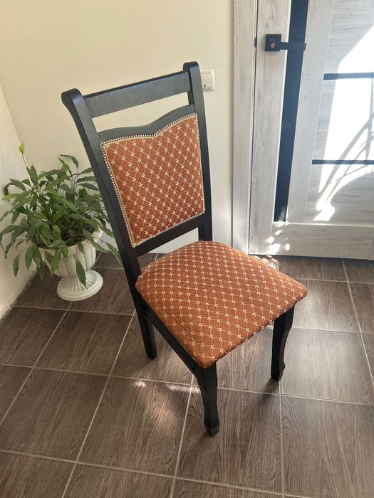 Стулья для столовой