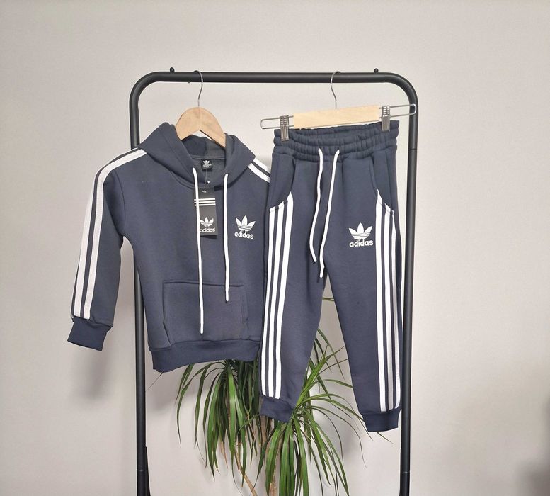 Детски спортен екип