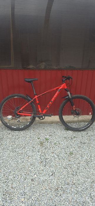 Vând bicicleta CUBE