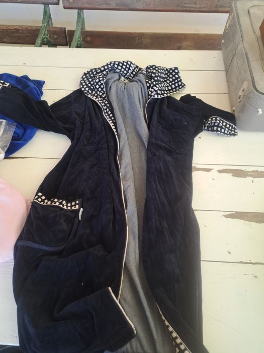 Женские свитера, кофты и халат